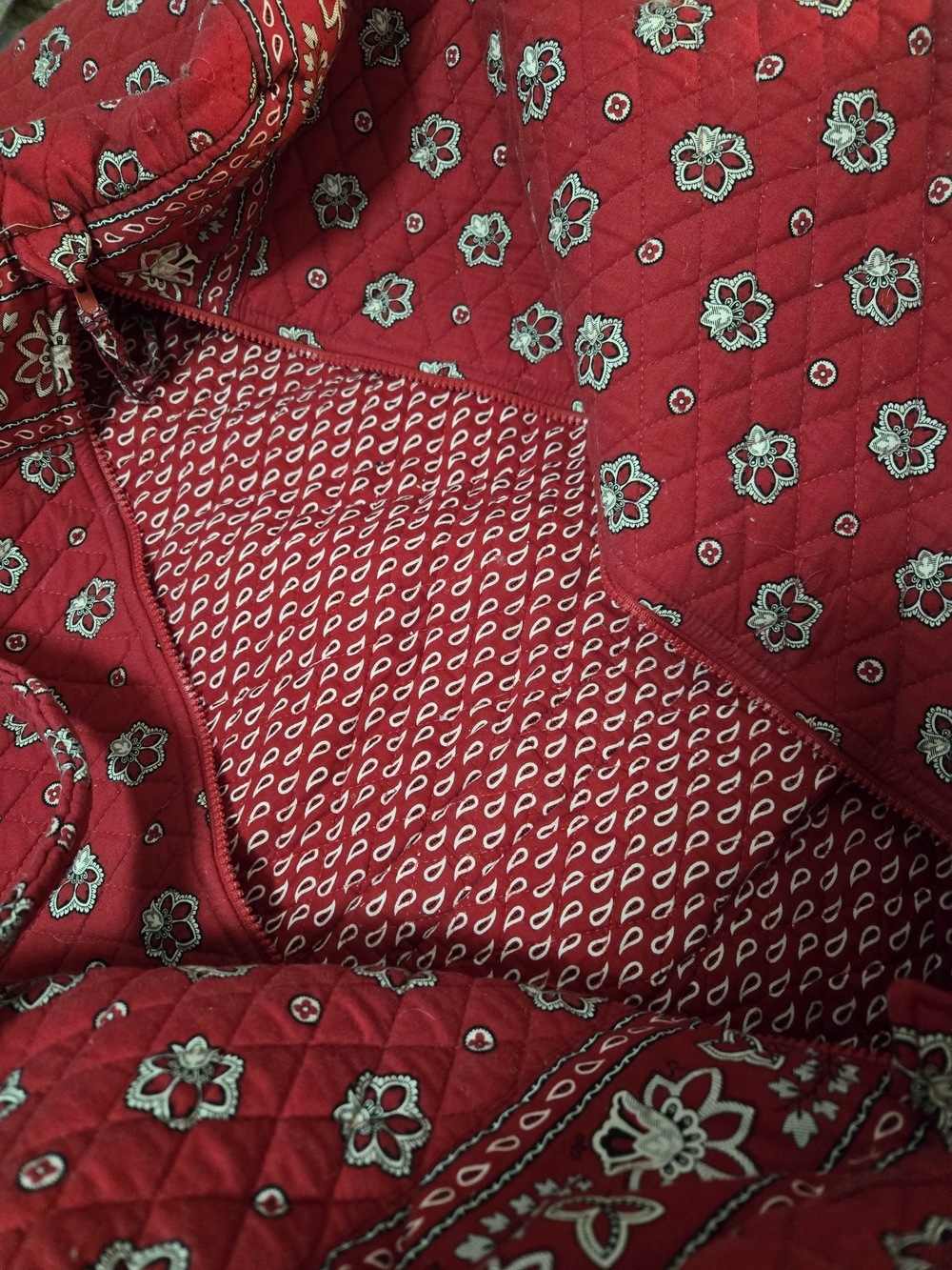 Quilted Vera Bradley Large Duffel Red Bandana **Retired** - Picture 2 of 5